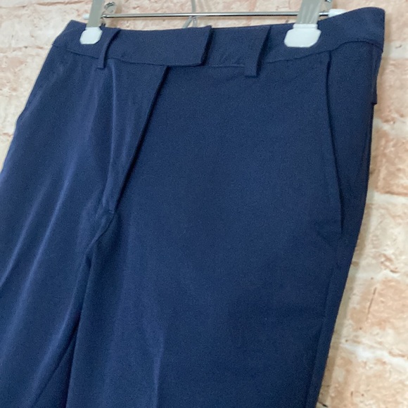 Like new Adidas Climacool, stretch, golf capris - Picture 5 of 11